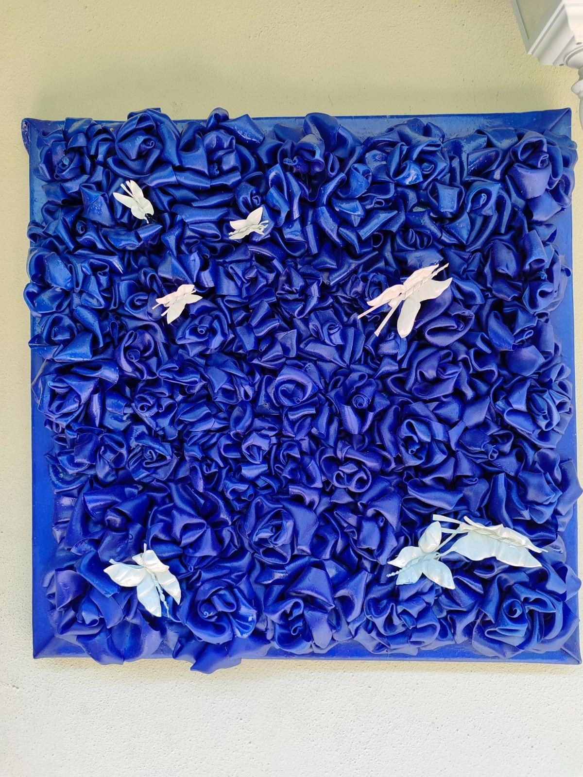 Blue roses with doves
